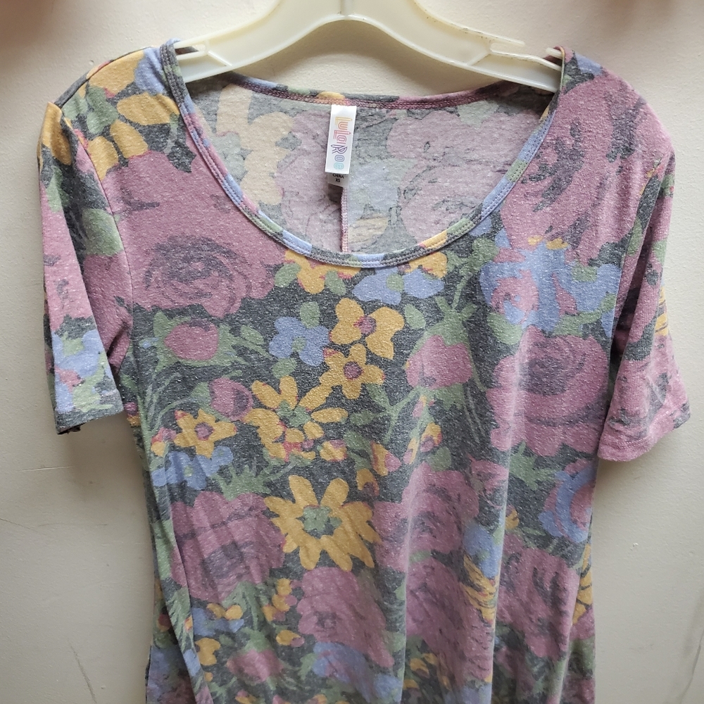 LuLaRoe XS floral top